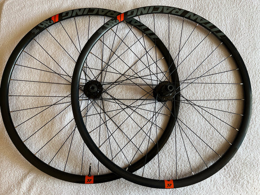 Titan Racing 36 700c Disc