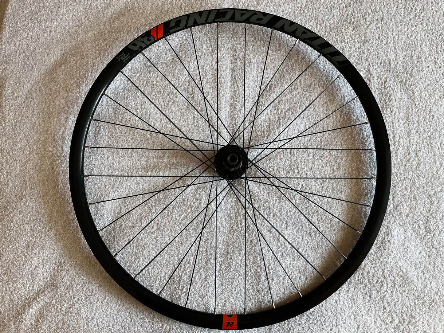Titan Racing 36 700c Disc